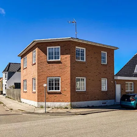 4 Bedroom Lovely In