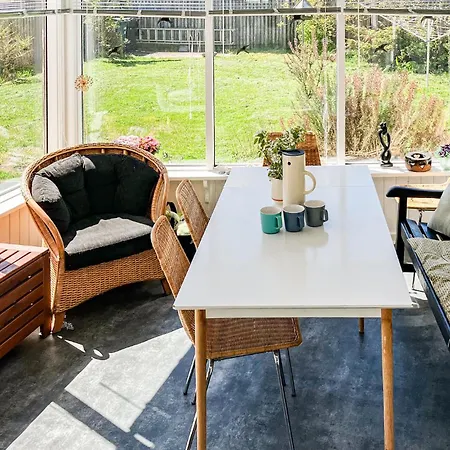4 Bedroom Lovely In Feriehus